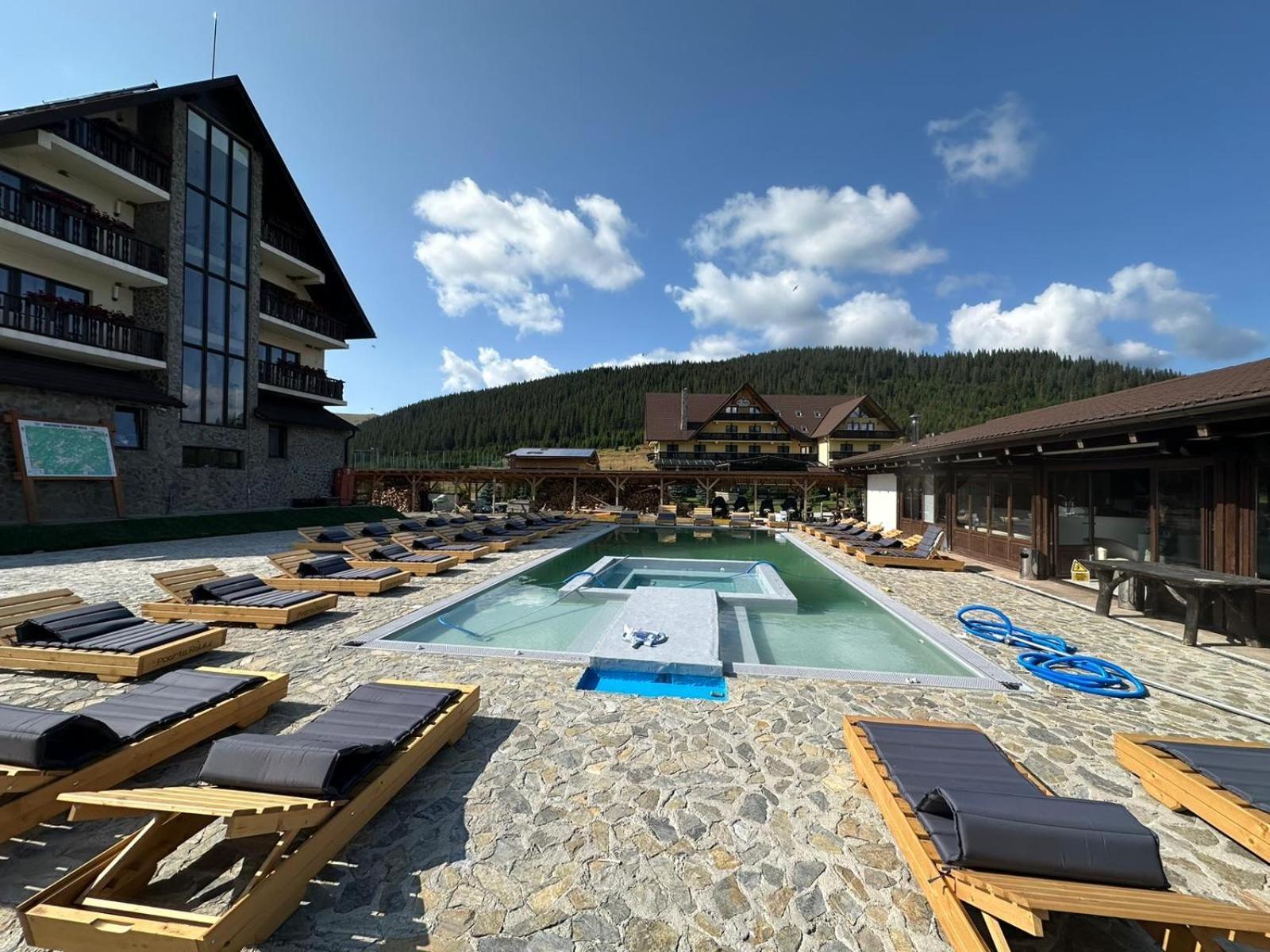 Poarta Raiului Hotel Tau Bistra Exterior photo